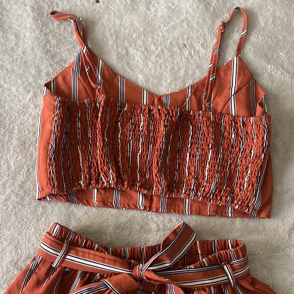 Striped Cami Belted Shorts Two Piece Set in Chestnut Red Size Medium - Picture 7 of 9